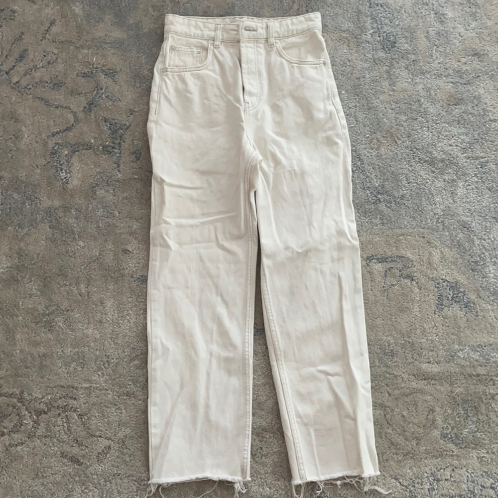 Zara straight leg high waisted jeans. Ivory/cream/white color. Size 4.